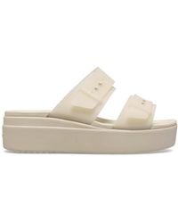 Crocs™ - Brooklyn Buckle Frosted Low Sandales Femmes Sandstone - Lyst