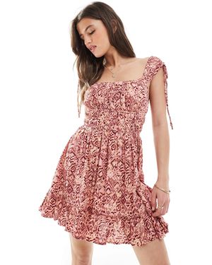 Stradivarius – schwingendes kleid - Rot