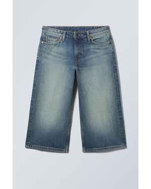 Weekday Weite, lockere Jeans-Shorts mit niedrigem Bund - Blau